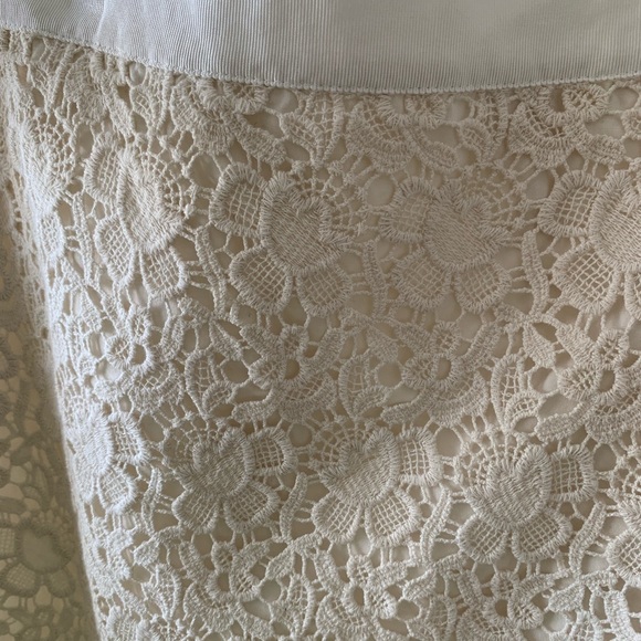 Lace cream skirt - Picture 2 of 3